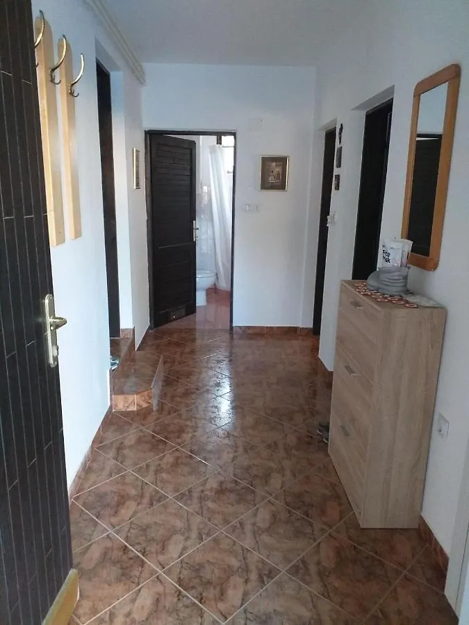 Apartment Villa Kadinela, 200M From Kamenjak, Huge Quiet Garden With Barbecue, 2 New Kitchens Premantura