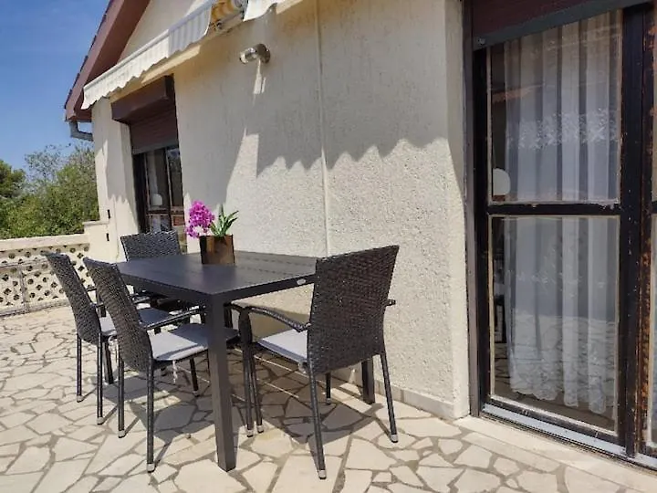 Villa Kadinela, 200M From Kamenjak, Huge Quiet Garden With Barbecue, 2 New Kitchens Premantura 0*,  Croatia