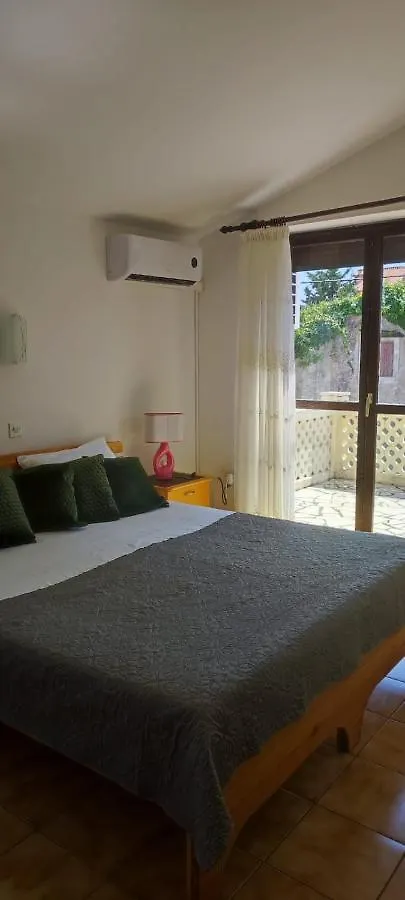 Villa Kadinela, 200M From Kamenjak, Huge Quiet Garden With Barbecue, 2 New Kitchens Premantura Apartment