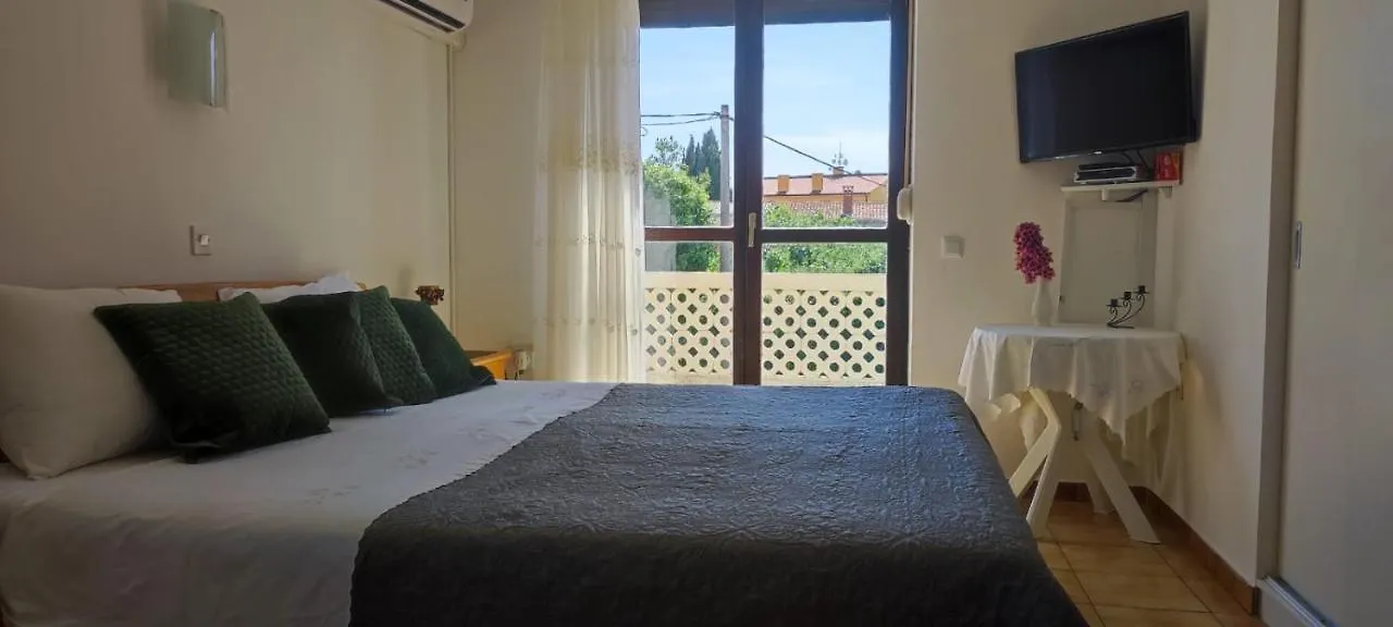 Apartment Villa Kadinela, 200M From Kamenjak, Huge Quiet Garden With Barbecue, 2 New Kitchens Premantura