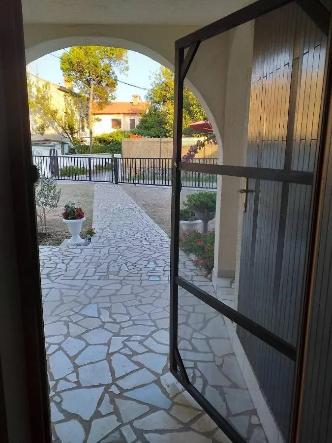 Villa Kadinela, 200M From Kamenjak, Huge Quiet Garden With Barbecue, 2 New Kitchens Premantura Apartment