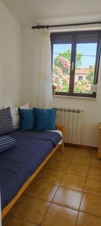 Apartment Villa Kadinela, 200M From Kamenjak, Huge Quiet Garden With Barbecue, 2 New Kitchens Premantura Croatia