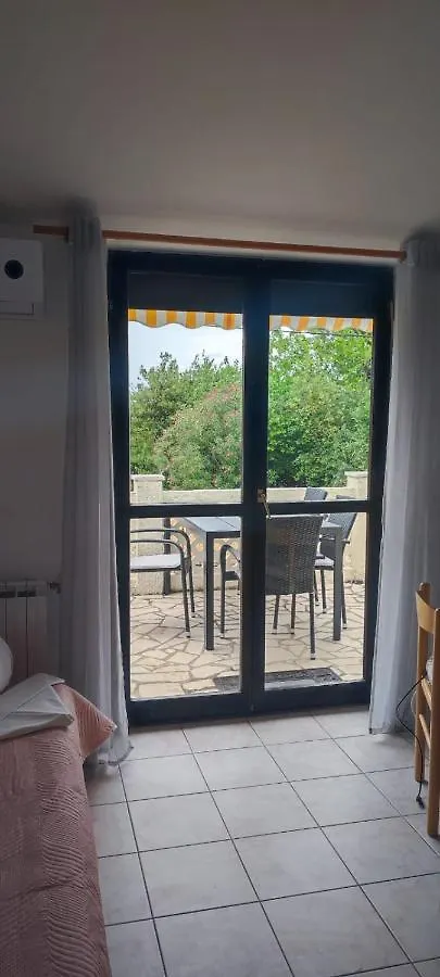 Villa Kadinela, 200M From Kamenjak, Huge Quiet Garden With Barbecue, 2 New Kitchens Premantura